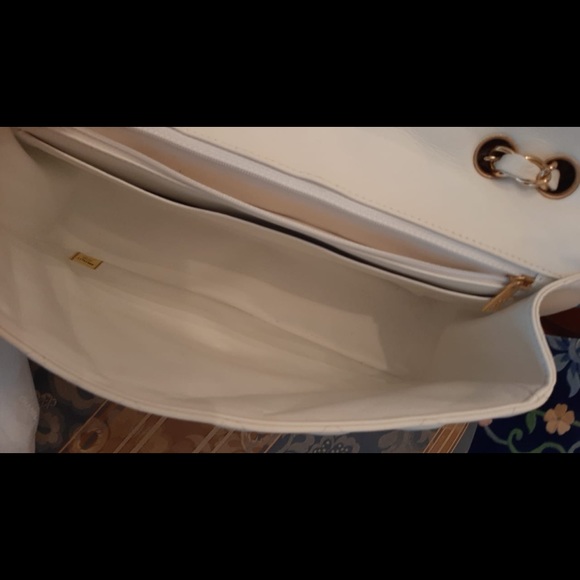 Chanel Jumbo Single Flap Bag with GHW - Picture 11 of 16